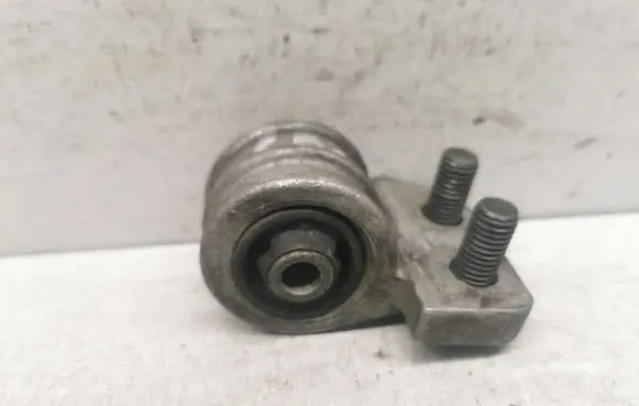 Volvo S80 Engine mount bracket 3559