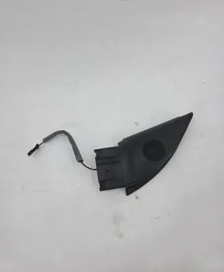 Skoda Superb B5 (3U) Front door high frequency speaker 8B0035411F 3B0035411F