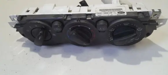 Ford Focus Climate control unit 3M5119980AD 3M51-19980-AD