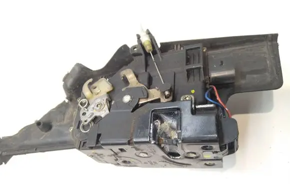 Audi A4 S4 B6 8E 8H Front door lock 8E0837349