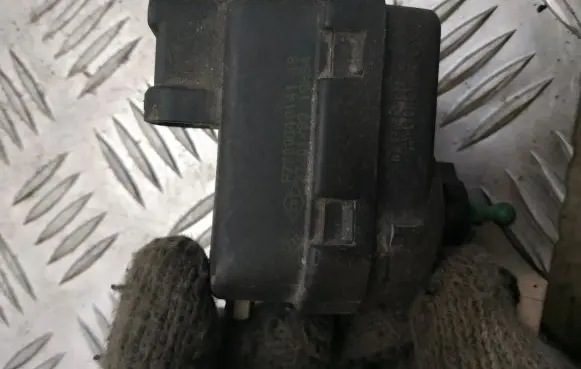 Renault Scenic I Headlight level adjustment motor 7700840141