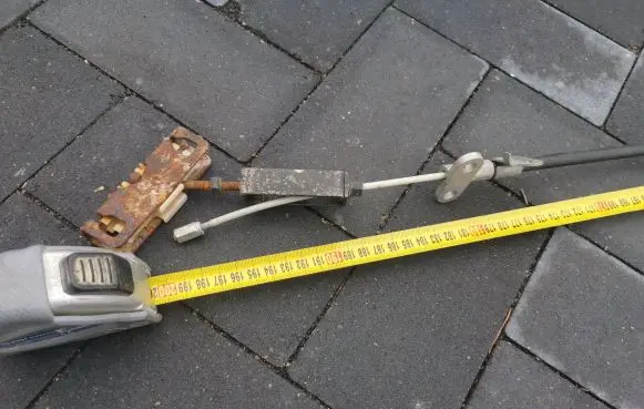 Toyota Prius+ (ZVW40) Hand brake release cable 