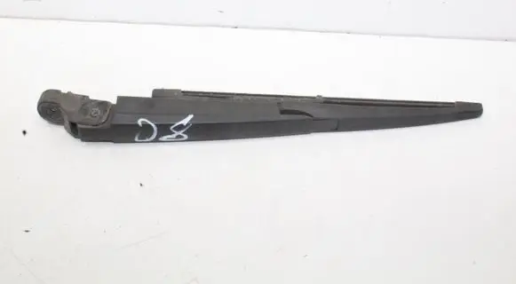 Chevrolet Orlando Rear wiper blade arm