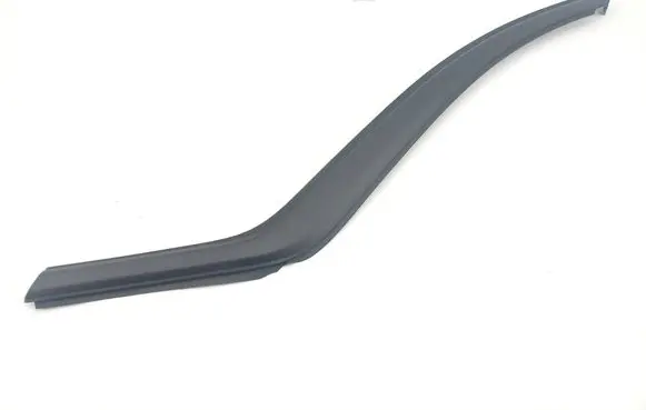 Rear side glass trim