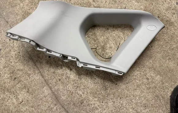 (D)pillar trim (top)