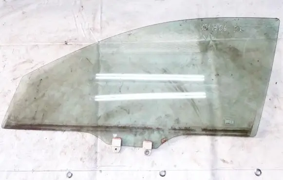 Honda Accord Front door window glass four-door