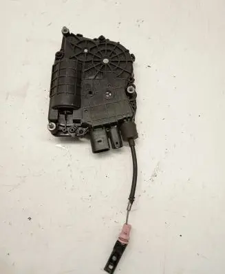 BMW 5 F10 F11 Rear door soft close latching motor 4153310400