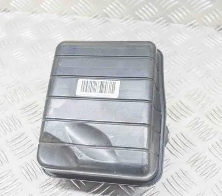 BMW 5 F10 F11 Intake resonator 8512249