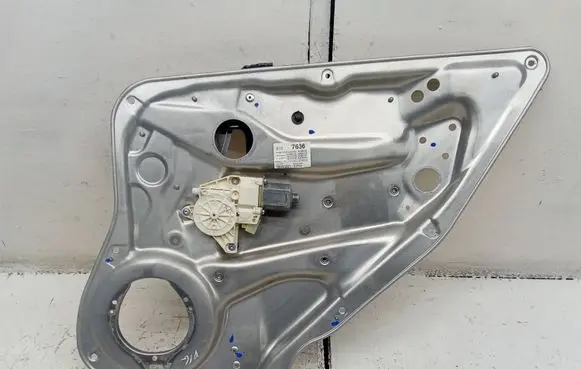 Mercedes-Benz E W212 Rear door window regulator with motor A2048200642