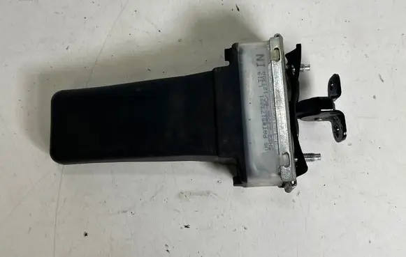 Land Rover Discovery 4 - LR4 Front door check strap stopper 5H2223552BC