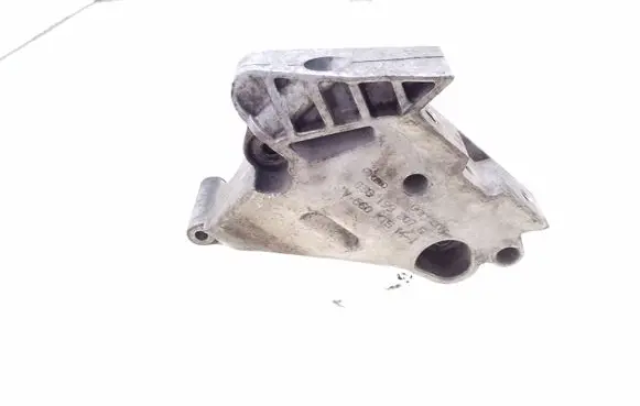 Audi A3 S3 A3 Sportback 8P Engine mounting bracket 03G199207G