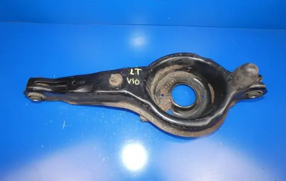 Volvo V40 Rear control arm