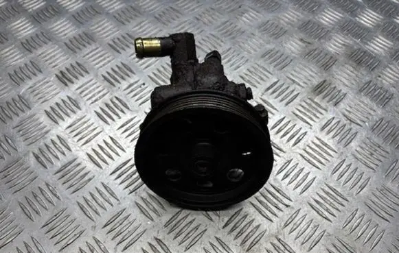 Ford Focus Power steering pump XS4E3A733AC