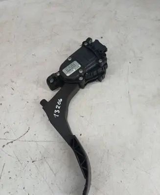 Volkswagen Polo IV 9N3 Accelerator throttle pedal 6Q1721503B 6PV00849501
