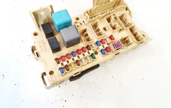 Toyota Avensis Verso Fuse box set 8922144030 89221-44030