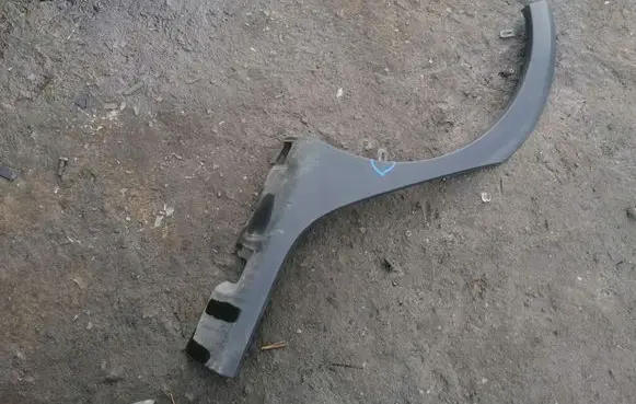 Dacia Sandero Front arch trim 
