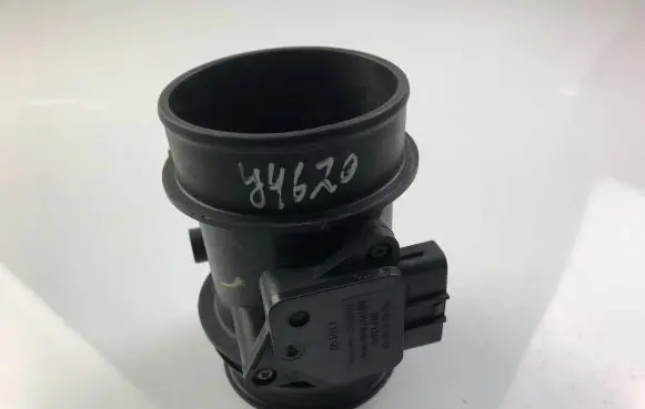 Volvo S60 Mass air flow meter 30713512