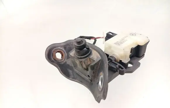 Mercedes-Benz CLS C219 Fuel tank cap lock motor A2518200197