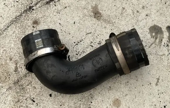 Volvo V60 Intercooler hose/pipe 31338572