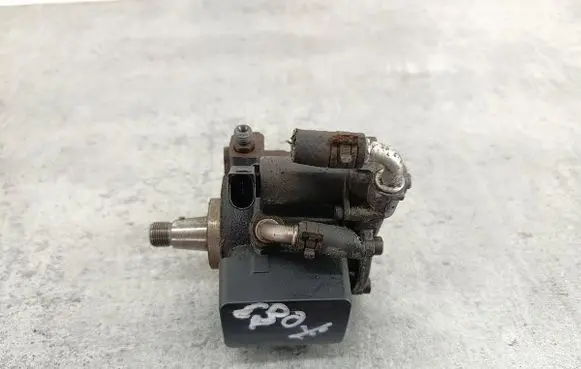 Skoda Fabia Mk2 (5J) Fuel injection high pressure pump