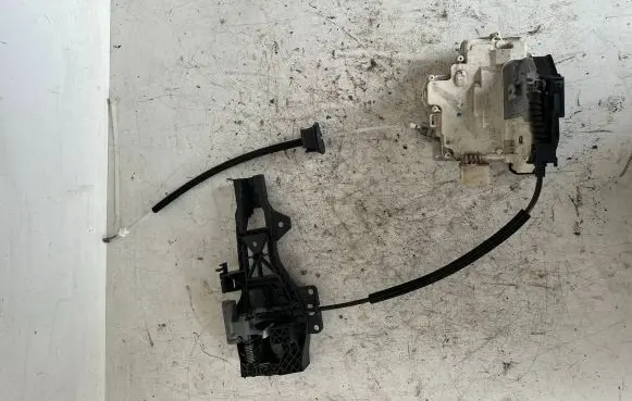 Audi Q7 4L Front door lock 3L1839015