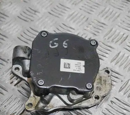 Volkswagen Golf VII Vacuum pump 03L145207