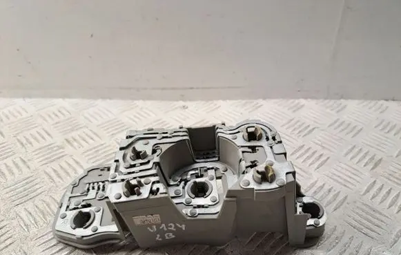 Toyota Corolla Verso AR10 Tail light bulb cover holder 815570F010