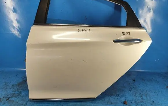 Hyundai Sonata Front door 770034R000