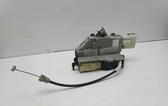 Peugeot 407 Rear door lock 