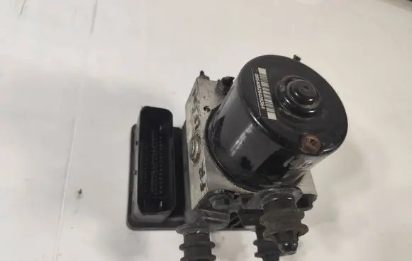Volkswagen Golf V ABS Pump 1K0614517AF 02060241