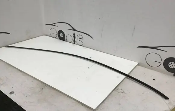 Mercedes-Benz GLC C254 Front door glass trim molding A2547251400