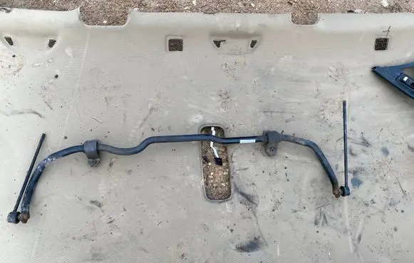 Volkswagen PASSAT B6 Front anti-roll bar/sway bar 3C0411303Q
