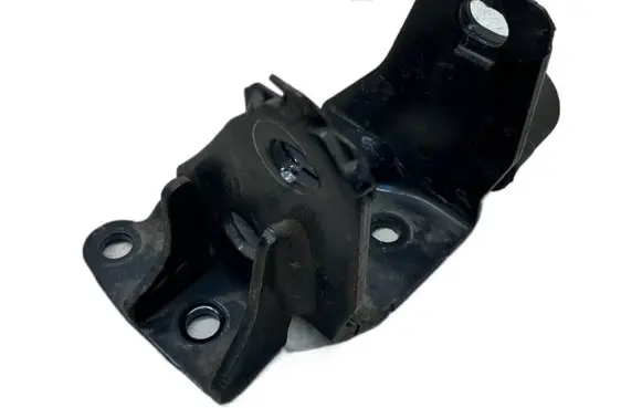Toyota Yaris Engine mounting bracket OYT26143