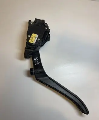 Audi Q7 4L Accelerator throttle pedal 7L0723507E
