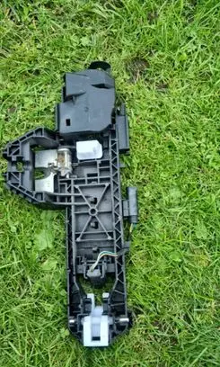 Mercedes-Benz E W212 Front door exterior handle/bracket A2047602334