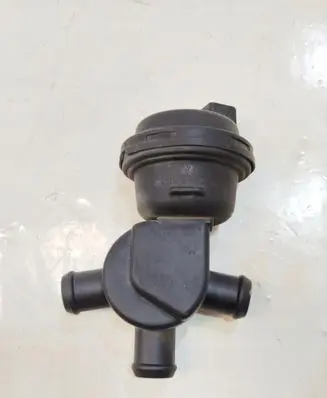 Volkswagen Amarok Coolant heater control valve 2H0121805A