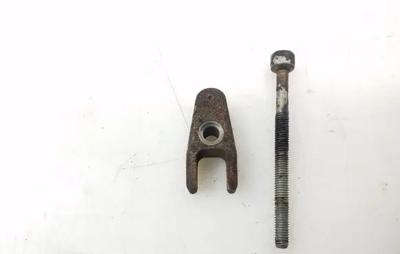 Mercedes-Benz R W251 Fuel Injector clamp holder A6420160038