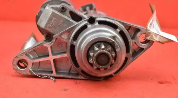 Volkswagen Golf V Starter motor 02T911523S