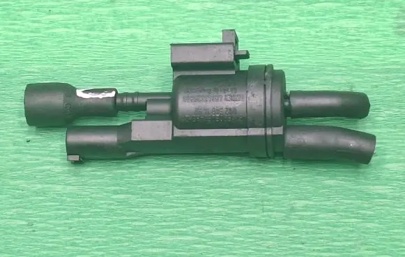 Mercedes-Benz C W204 Valve vacuum 0025401497