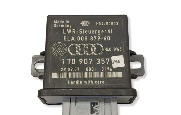 Volkswagen Golf V Light module LCM 1T0907357