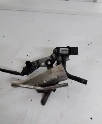 Skoda Octavia Mk2 (1Z) Exhaust gas pressure sensor 076906051A