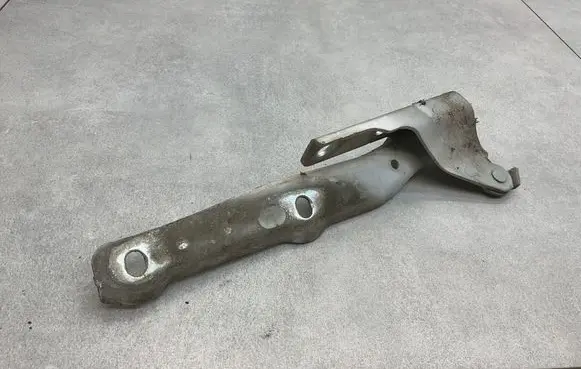 Volkswagen Scirocco Engine bonnet/hood hinges 1K8823302E