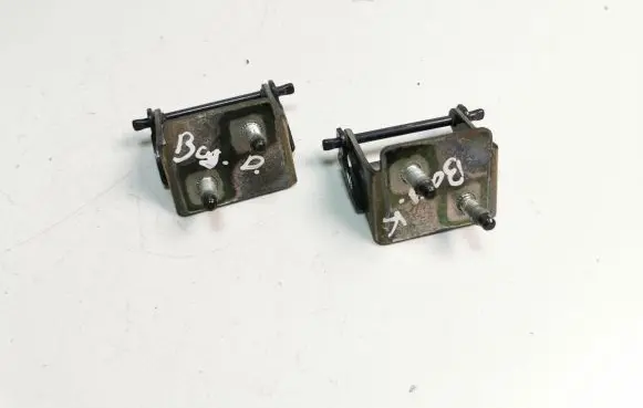 Ford Focus Tailgate/trunk/boot hinge