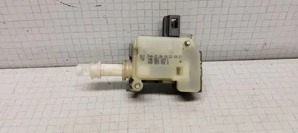 Seat Leon (1M) Central locking motor 1M6862159C 1M0959781A