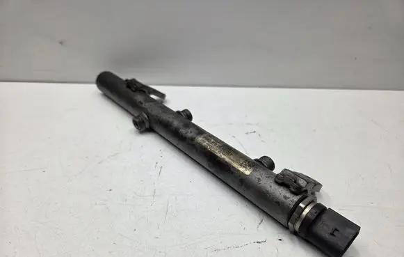 Mercedes-Benz CLS C219 Fuel main line pipe A6420702695 6420702695