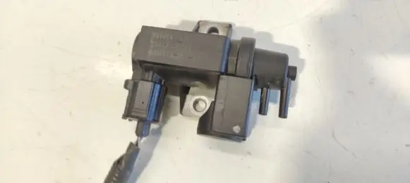 Toyota Avensis T250 Turbo solenoid valve 06T019 258190R011 70051308