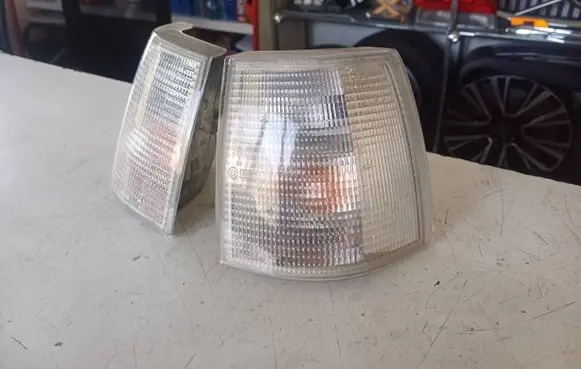 Volvo 850 Front indicator light
