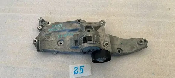 Ford S-MAX Generator/alternator bracket DS7Q8D611AH