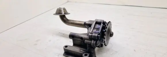 Skoda Octavia Mk2 (1Z) Oil pump 038115105C