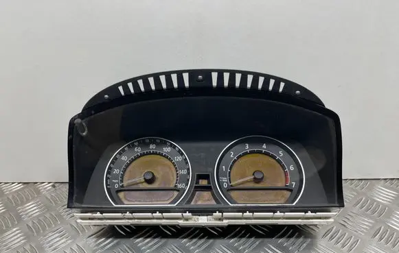 Speedometer (instrument cluster)
